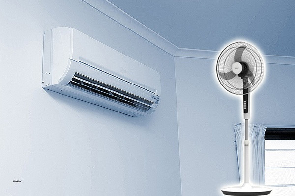 Để sử dụng điều hòa nhanh mát mà tiết kiệm điện, nên kết hợp sử dụng thêm quạt điện hoặc một chậu nước mát. Gió từ quạt sẽ giúp lưu thông không khí trong phòng nhanh hơn và phân bố khí mát từ điều hòa đều hơn, giúp rút ngắn thời gian sử dụng điều hòa và tiết kiệm tối đa điện năng.