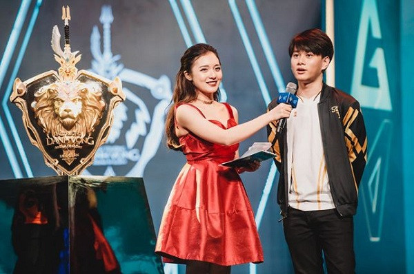 Lấn sân sang làng Esports chưa lâu thế nhưng Phương Thảo đã sở hữu một lượng người hâm mộ ''không phải dạng vừa''. Cô nàng trở thành một cái tên hot nhất nhì khi các giải đấu diễn ra ngay cả khi không phải game thủ.