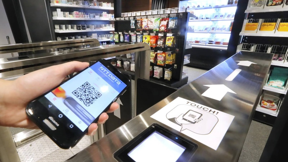 QR Code rõ ràng rất tiện lợi trong đời sống hàng ngày, tuy nhiên nhiều người lại chưa thể sẵn sàng chấp nhận sự thay đổi này tại nơi tâm linh.