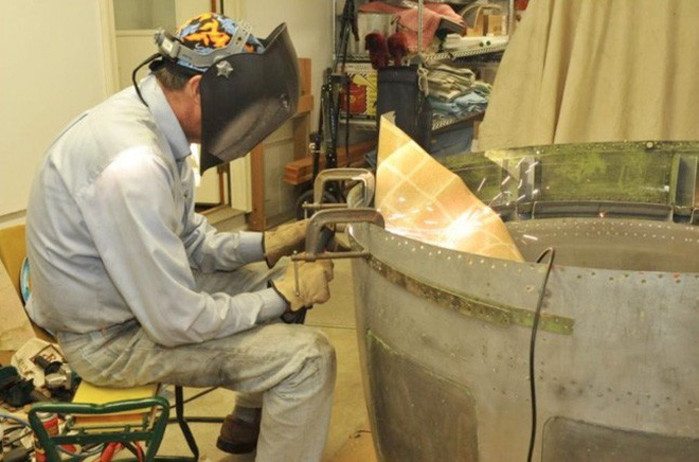 Tuy nhiên, để hoàn thiện thêm cho chiếc ghế độ đáo này, họ cần tới cả phần tuabin của động cơ máy bay phản lực Pratt &amp; Whitney JT3D.