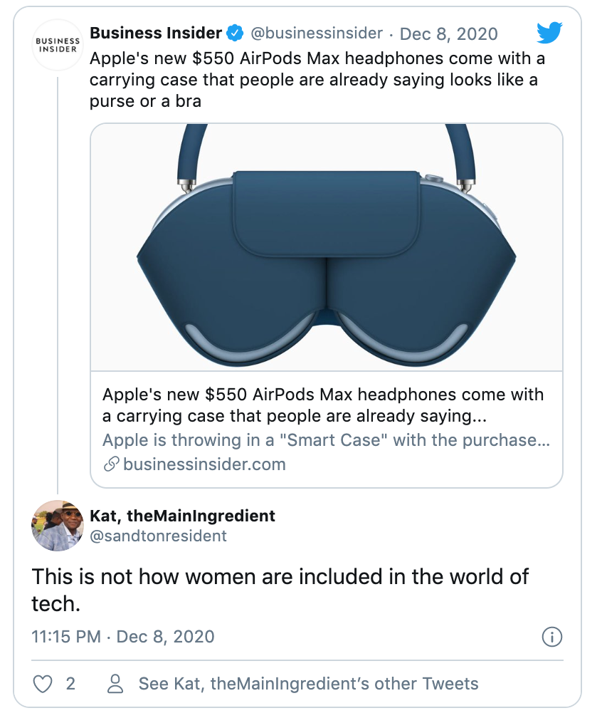 Một người dùng bình luận "Đây không phải là cách để phụ nữ bước chân vào thế giới của công nghệ"