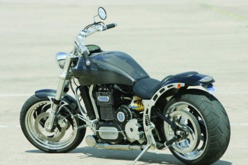 Quái thú nặng gần 300kg này được xem là chiếc xe máy chạy dầu tăng áp đầu tiên trên thế giới. Hãng Neander Motors đã thành công trong việc chế tạo một chiếc môtô chạy dầu không thua kém gì máy xăng.