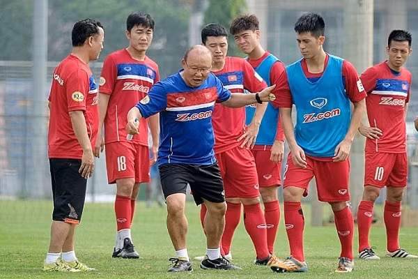 Viet Nam co ban quyen truyen hinh AFF Cup 2020