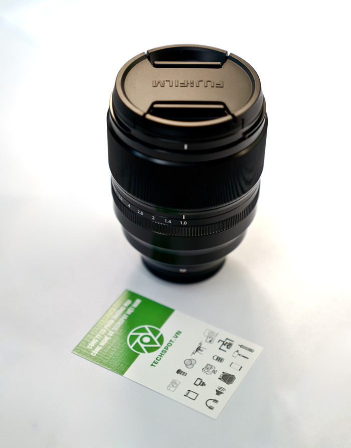 Vào ngày 4/2/2020 tại London – Anh, Fujifilm đã trưng bày 3 mẫu ống kính mới nhất của hãng là Fujifilm XF 50mm F1.0, GF 30mm F3.5 và GF 80mm F1.7. Trong đó, đáng chú ý nhất là XF 50mm F1.0.