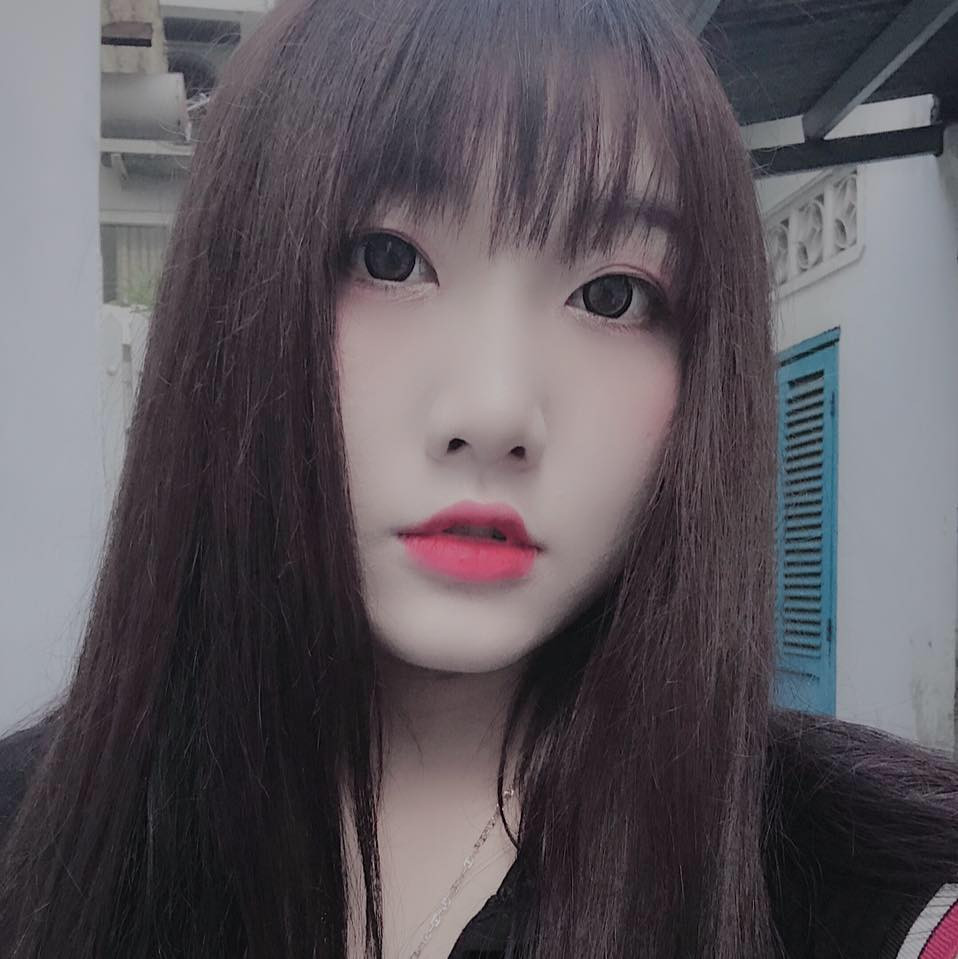 Trước đó, Cát Phương từng vướng vào lùm xùm khi hot face Thanh Trần cùng Huỳnh Phụng liên tục lên tiếng tố cáo cô nàng "sống ảo", giả tạo, nói dối,...