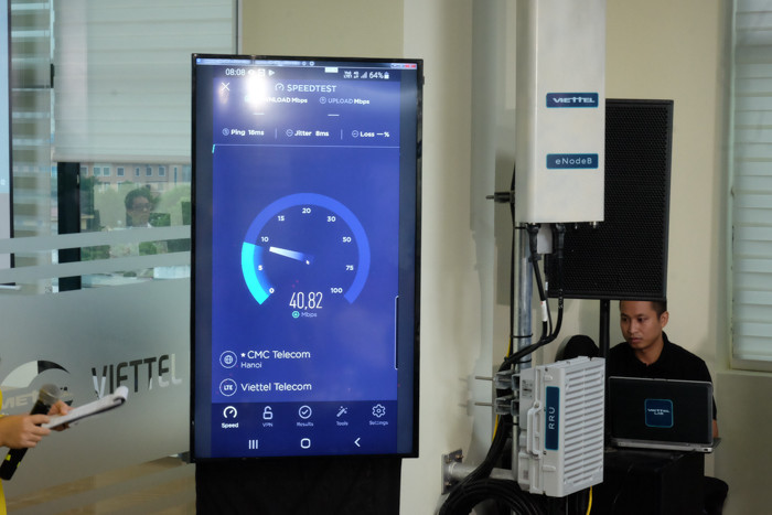 Sinh viên trong quá trình học tập tại phòng lab có thể phát hiện lỗi của hệ thống hoặc sáng tạo thêm các ứng dụng mới, điều mà doanh nghiệp lớn rất khó dám thử. Thông qua việc đầu tư vào hệ thống phòng lab của các trường đại học, doanh nghiệp cũng sẽ có cơ hội quảng bá hình ảnh của mình.