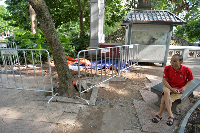 Quá trình khai quật được tiến hành khẩn trương.