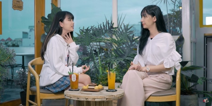 Mới đây, trong một vlog mới nữ streamer Linh Ngọc Đàm đã có những chia sẻ thật lòng với ca sĩ Lynk Lee, theo đó cô nàng cho biết mình từng thích con gái và bàn xung quanh quan điểm giới tính hiện nay.