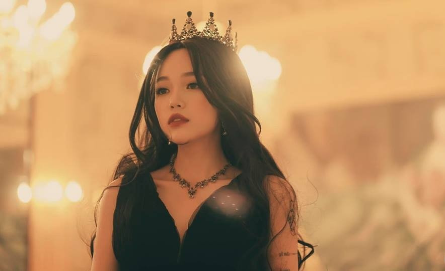 Linh Ngọc Đàm là một trong những streamer có sức hút trên MXH nhờ vẻ ngoài đáng yêu cùng sự thông minh, hoạt bát.