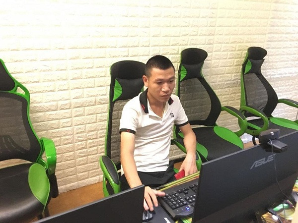 Tháng 4 vừa qua, chồng của Hương Ly ''nghìn tỷ'' bất ngờ tuyên bố giải nghệ trên trang Facebook cá nhân của mình.