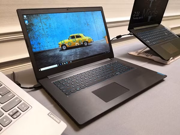  Lenovo Ideapad L340 (giá khoảng 13,9 triệu đồng): Thật khó tin khi chỉ cần bỏ ra chưa đến 15 triệu đồng, người dùng đã có thể rinh về một chiếc laptop phù hợp cho những game đồ họa yêu thích của mình. Ảnh: gamek