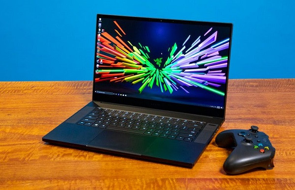  Razer Blade 15 (giá khoảng 34,8 triệu đồng): Dòng sản phẩm Blade của Razer đứng đầu thị trường máy tính xách tay chơi game trong nhiều năm, và mẫu máy mới nhất Razer Blade 15 với hiển thị lên tới 1080p HD cùng tốc độ làm mới 144Hz cho đồ họa mượt mà, làm hài lòng nhiều game thủ. Ảnh: laptopmag