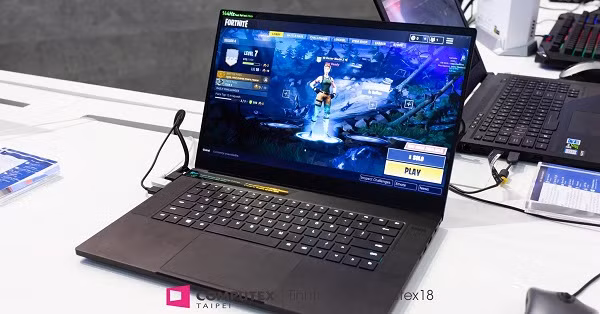 Mức giá của laptop này hiện tại là 1.500 đô la (khoảng 34,8 triệu đồng) cho model cơ bản nhất được xem là khá hợp lý trên thị trường laptop dành cho game, tuy nhiên người dùng sẽ phải đầu tư kha khá nếu muốn sở hữu phiên bản nâng cấp. Ảnh: tinhte