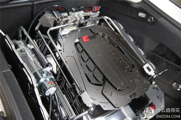 Tổng chi phí để biến chiếc siêu xe Audi S7 thành bộ gaming PC khủng này vào khoảng 180.000 USD (gần 4,2 tỷ đồng).