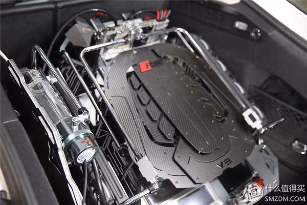 Tổng chi phí để biến chiếc siêu xe Audi S7 thành bộ gaming PC khủng này vào khoảng 180.000 USD (gần 4,2 tỷ đồng).