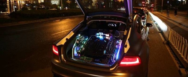 Tất cả những linh kiện trên được đặt vào "bộ case" Audi S7 trị giá khoảng $80.000 USD.