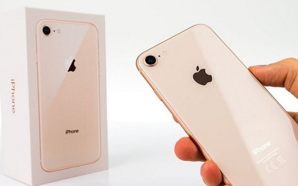 Bù lại, iPhone 9 sẽ mang trong mình sức mạnh phần cứng của thế hệ iPhone mới nhất, được kế thừa nhiều đặc điểm của dòng iPhone 11 như cấu hình mạnh mẽ, sử dụng chip xử lý A13 Bionic hay logo Apple được dời xuống chính giữa tương tự iPhone 11 Pro. Ảnh: vtv