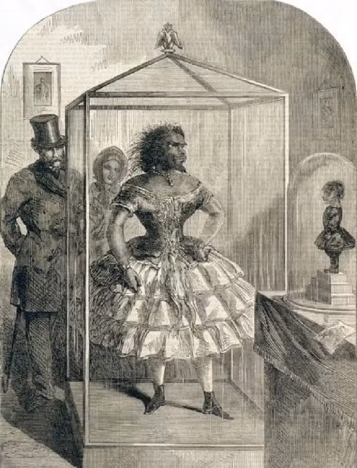 Lúc bấy giờ bà được ông Theodore Lent, người trở thành nhà quản lý, đã giúp bà tập luyện khiêu vũ và biểu diễn trên sân khấu. Bà đã cố gắng hết sức để nổi tiếng trên sân khấu hơn là một con quái vật như họ vẫn dùng để ám chỉ những con người như bà.