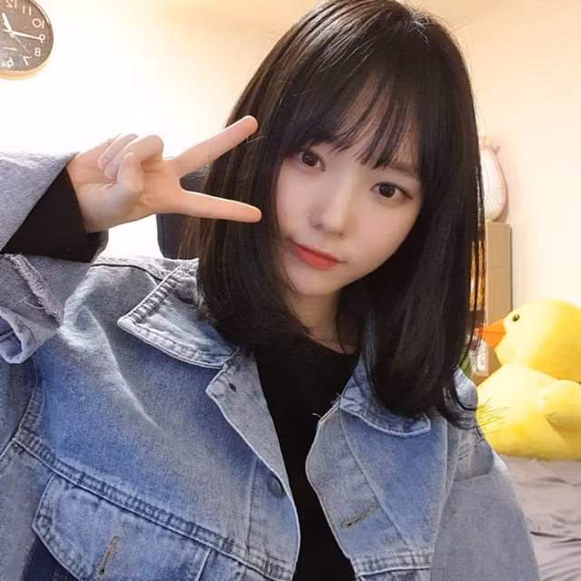 Tuy nhiên, nữ streamer này sở hữu chiều cao cực kỳ khiêm tốn chỉ có 1m40.