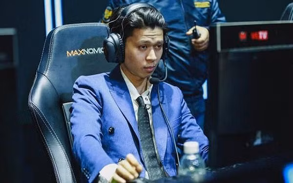 Nhắc đến top game thủ Liên Minh Huyền Thoại mà thiếu cái tên QTV thì quá sai lầm. Anh từng thi đấu cho Saigon Jokers đại thắng Singapore Sentinel, vô địch Đông Nam Á, qua đó giành vé thẳng đến được CKTG mùa 2. Tháng 4/2018, anh tuyên bố giải nghệ trở thành ''người cầm đầu'' đội tuyển QG Gaming đồng thời sở hữu cyber gaming ở TP. HCM.