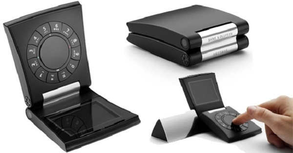 Samsung Serene từng được kỳ vọng sẽ là chiếc điện thoại làm chị em phụ nữ "điên đảo" với thiết kế hộp phấn trang điểm.