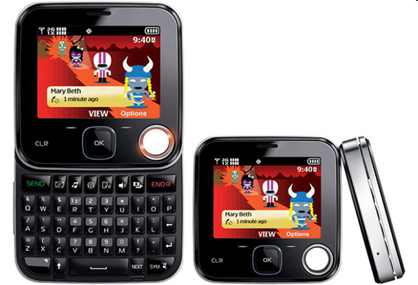 Nokia Twist 7705 với thiết kế vuông vức, bàn phím xoay và thậm chí có cả lỗ để...móc chìa khóa.