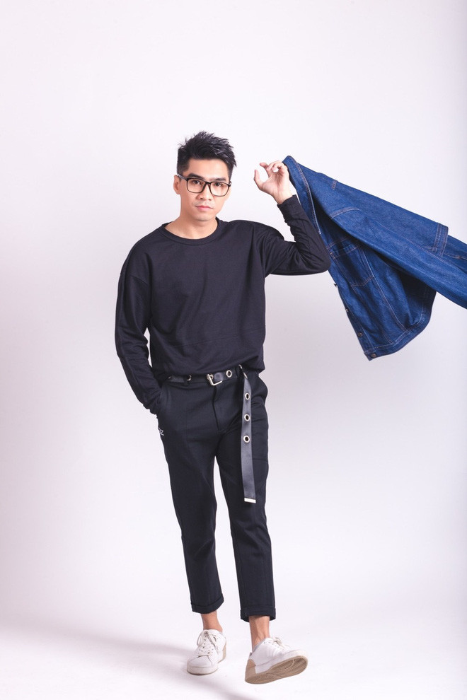 Nhờ vào ngoại hình điển trai, khả năng chém gió "siêu bão", chàng streamer này luôn thu hút hàng nghìn khán giả mỗi lần livestream.