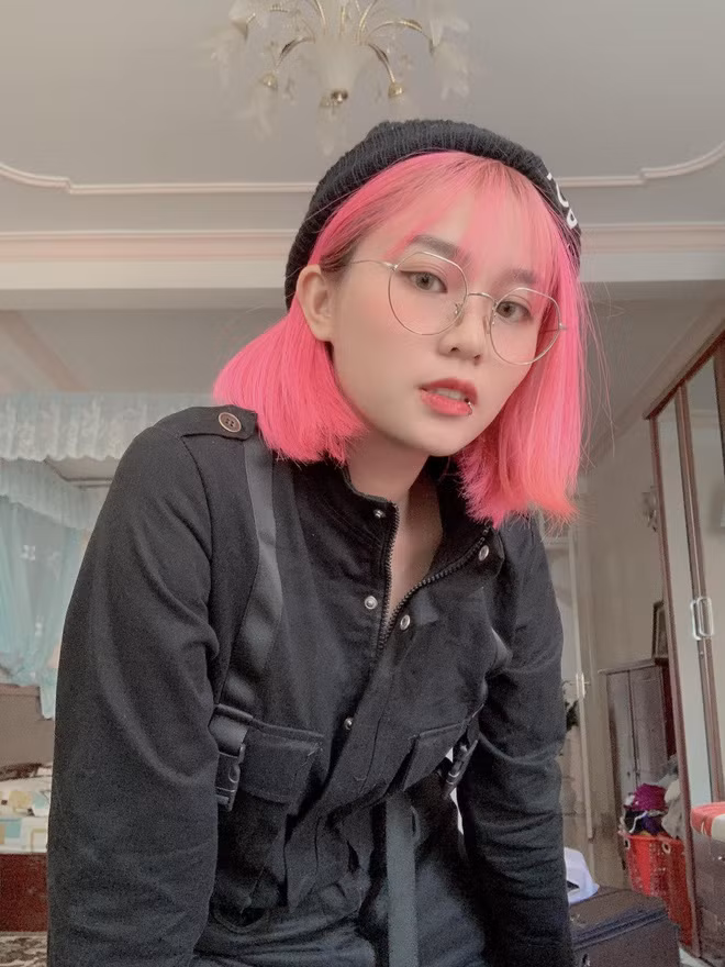 Không kém cạnh Linh Ngọc Đàm, nữ streamer MisThy cũng là cái tên rất nổi tiếng trong cộng đồng giới trẻ Việt Nam hiện nay.