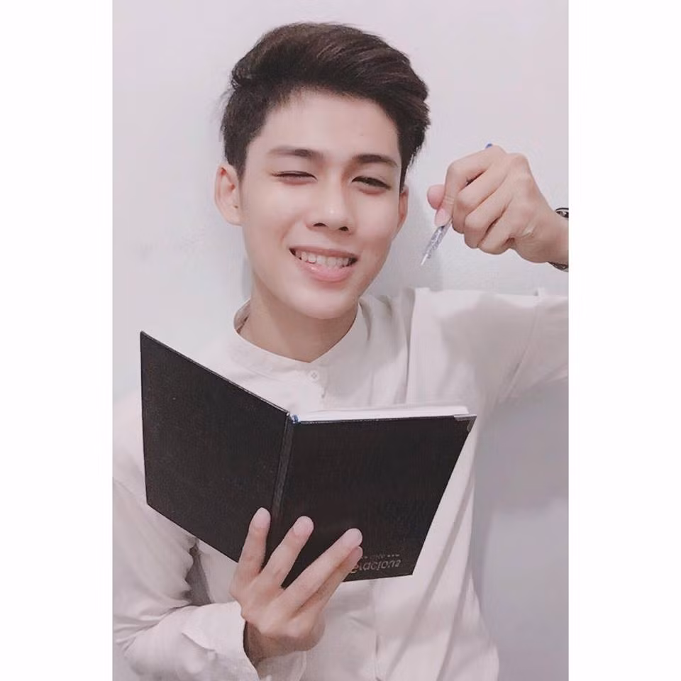 Dương Duy sở hữu lượng fan nữ hùng hậu nhờ vẻ ngoài điển trai như idol Hàn Quốc. Ảnh: Facebook nhân vật