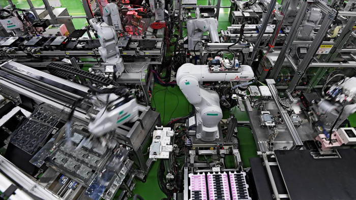 Trong tổng số 32 hệ thống robot ở nhà máy Kisarazu, 26 trong số đó đã hoàn toàn thay thế được con người.