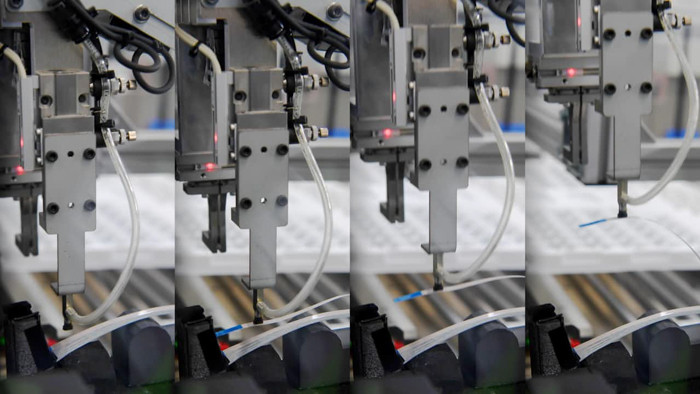 Nhà máy Kisarazu được vận hành bởi Sony Global Manufacturing &amp; Operations (SGMO), đơn vị đảm nhiệm việc sản xuất của tập đoàn Sony. Họ làm việc trực tiếp với Sony Interactive Entertainment để ứng dụng những công nghệ mới nhất vào quá trình sản xuất cỗ máy chơi game.