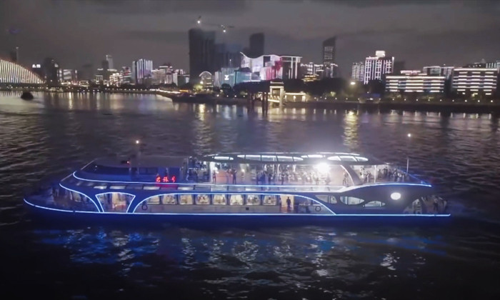 Do động cơ chạy hoàn toàn bằng điện nên thân thiện với môi trường và không có khí thải.