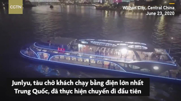 Được biết, các chuyến phà trên sông Dương Tử có lịch sử lâu đời khoảng 120 năm nay.