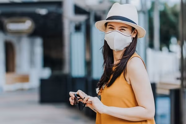 So với dòng khẩu trang y tế, khẩu trang cà phê có giá cao hơn đáng kể nhưng trong khi khẩu trang y tế chỉ dùng một lần, AirX có thể giặt và tái sử dụng. Ông Lê Thanh cho biết: "người dùng có thể tiết kiệm tối đa 1.000 - 3.000 đồng/ngày".