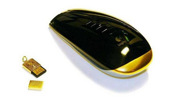 Một sản phẩm khác của Logitech có tên Air Logitech 3D được làm nổi bật bởi màu vàng, kèm một chiếc nhẫn kim cương, thay đổi hoàn toàn không gian làm việc của bạn.