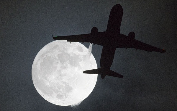 Đêm qua, rạng sáng nay 10/3 diễn ra hiện tượng siêu trăng thứ hai trong năm 2020.