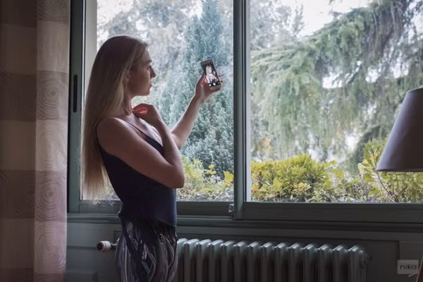 "Tuy nhiên khi điều này trở thành sự thật, liệu chúng ta sẽ còn có thể phân biệt giữa người làm bằng xương bằng thịt và người máy hay không. Hệ quả của việc này đến cuộc sống của con người sẽ thế nào?", nhiếp ảnh gia chia sẻ.