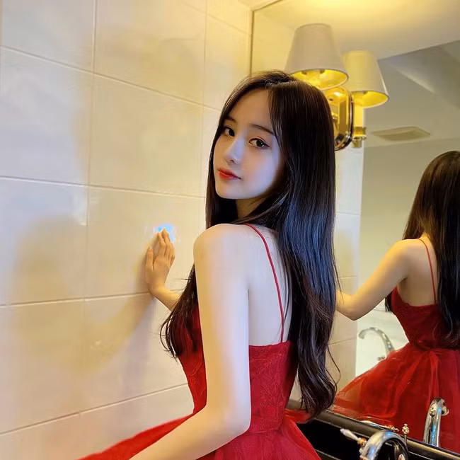 Nữ streamer này từng được truyền thông Việt nhắc đến sau khi tham gia MXH TikTok, livestream.