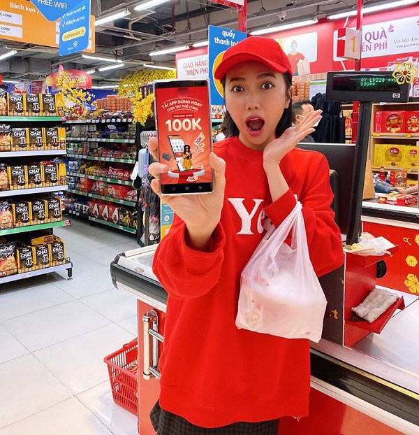 Đam mê các sản phẩm công nghệ là thế, Diệu Nhi còn biết tận dụng chúng để “phát huy” tài lẻ đặc biệt của mình.