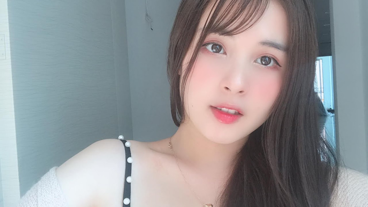 Cô cũng được xem là một trong những bóng hồng nổi bật nhất trong làng thể thao điện tử Việt Nam.