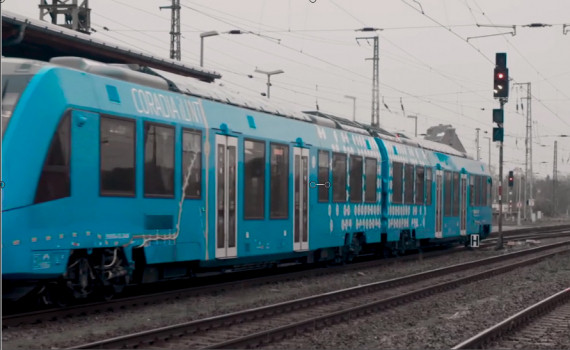 Đây cũng là tàu chở khách sử dụng hydro đầu tiên trên thế giới có thể thực hiện những chuyến hành trình dài.