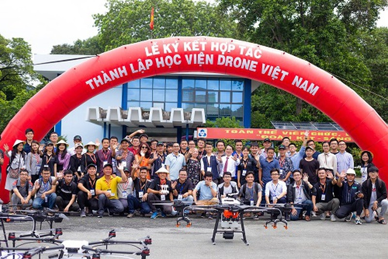 Được biết, Drone (UAV - Unmanned Aerial Vehicle) là các loại máy bay không người lái gồm nhiều kích thước, hình dạng và đảm nhiệm nhiều vai trò khác nhau.
