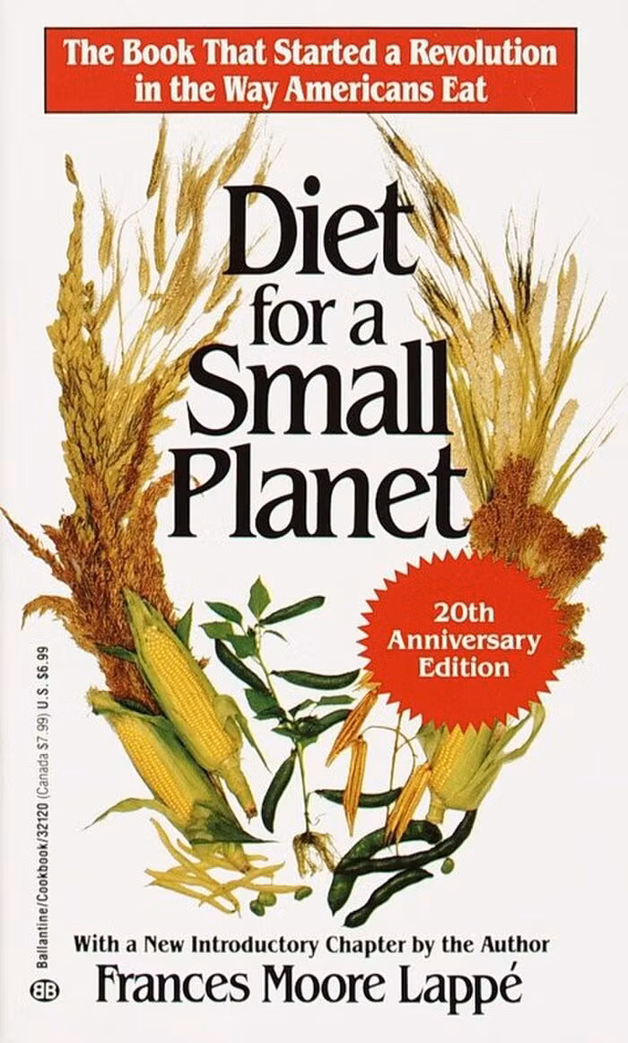 Khi còn là một sinh viên năm nhất tại Reed Colledge, Jobs phát hiện ra một cuốn sách có tên “Diet for a Small Planet” của tác giả Frances Moore Lappé. Chia sẻ với người chắp bút cho cuốn hồi ký của mình, Jobs nói "Đó là lúc tôi ngừng ăn thịt vì lợi ích".