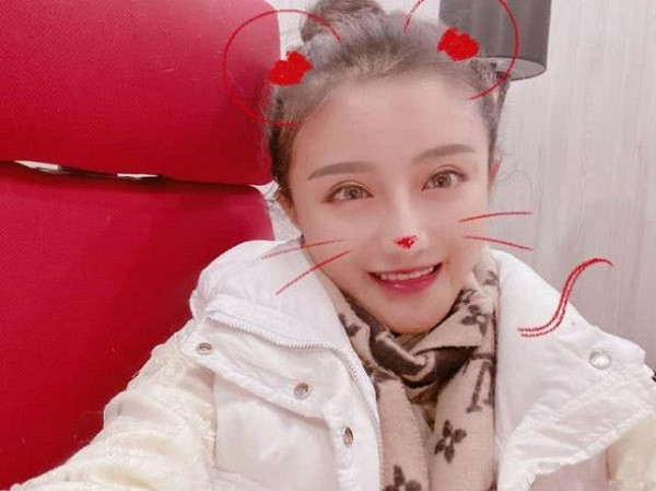 Kết quả là kênh của Guazha đã bị sập nhiều lần và cô nàng từng nhận án phạt nặng tay từ Twitch.