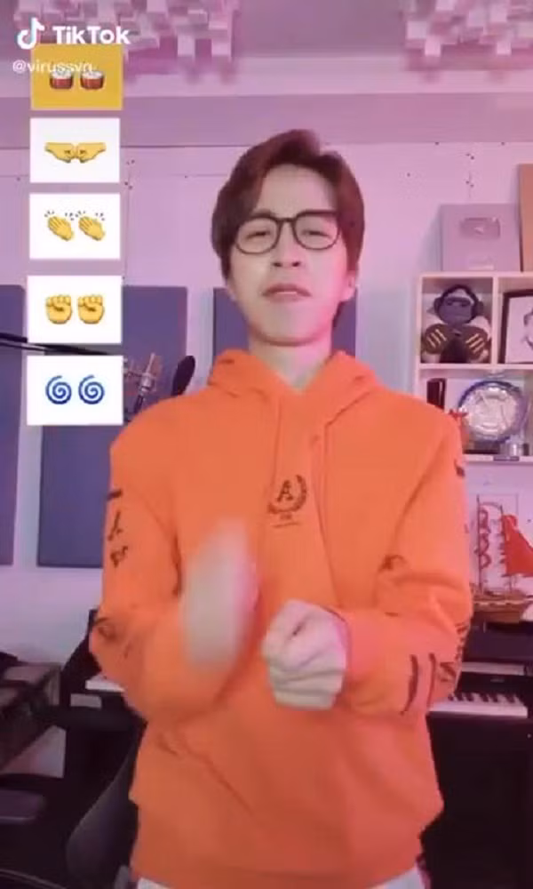 Là một trong tứ hoàng streamer Việt, ViruSs rất chăm chỉ hoạt động trên các nền tảng mạng xã hội. Ngoài Youtube 3,68 triệu lượt đăng ký, anh còn sở hữu fanpage, Instagram cá nhân vài triệu follow và mới đây là TikTok.