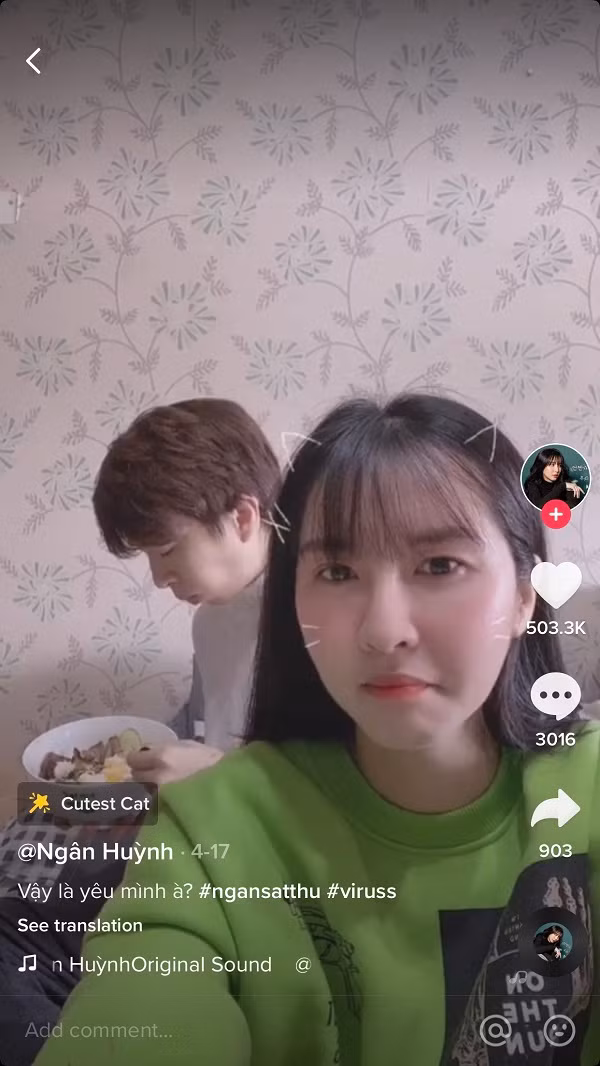 Nhiều video xuất hiện cùng ViruSs càng khiến người hâm mộ thích thú hơn với kênh của Ngân Sát Thủ. Thậm chí nhiều người còn cho rằng cô nàng chính là người đã "dụ dỗ'' bạn trai ViruSs "dấn thân'' vào mạng xã hội TikTok gây nghiện này.