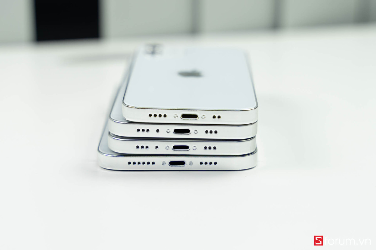 Những gì iPhone 12 làm được chỉ là nâng cấp hơn so với iPhone 11 Series. Một sản phẩm chưa ra mắt và giá rất đắt đỏ, một loạt sản phẩm đã ra mắt và khẳng định được chất lượng với giá thành phù hợp hơn. iPhone 12 liệu có đủ để khiến người dùng lập tức nâng cấp lên từ iPhone 11 Series.