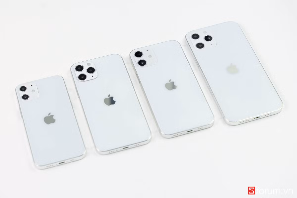 Màn hình 120 Hz, kết nối 5G và cải tiến camera là những điểm hấp dẫn của iPhone 12, nhưng với những gì đang diễn ra trên thế giới, đây không phải là thời điểm thích hợp để chi hàng nghìn USD vào việc nâng cấp điện thoại.