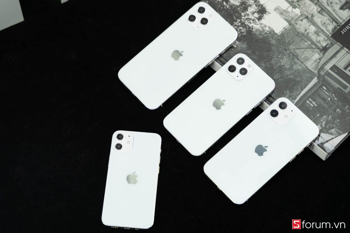 Với thời gian ở nhà nhiều hơn là ra ngoài, điểm mạnh của iPhone 12 không phát huy được nhiều ngoài việc kết nối trên internet. Việc chi quá nhiều tiền cho một thiết bị không quá thiết yếu là điều cần cân nhắc.