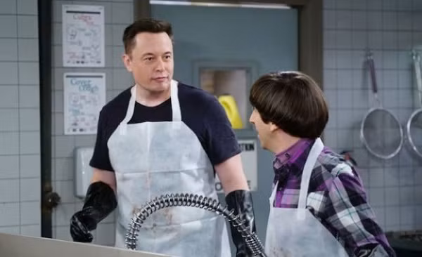 Series The Big Bang Theory từng đón chào sự góp mặt của rất nhiều người nổi tiếng trong giới khoa học công nghệ, trong đó có Elon Musk. Trong tập phim “The Platonic Permutation” thuộc mùa 9, Howard Wolowitz đã có cơ hội gặp gỡ Elon Musk khi đi làm từ thiện nhân dịp Lễ Tạ ơn.